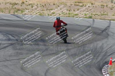 media/Apr-20-2025-AHRMA (Sun) [[393a79c373]]/Race/Group 3/Turn 4b/